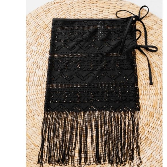 Smooth Fringed Sarongs Black /  Women,* - Picture 2 of 4
